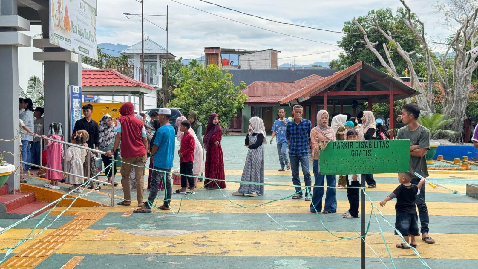 Momen Lebaran 873 Orang Hari Pertama dan 869 Orang Hari Kedua Jenguk 404 Warga BInaan Lapas Polewali