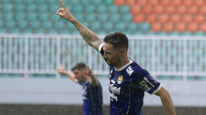 Marc-Klok-salah-satu-pemain-naturalisasi-milik-Persib.jpg