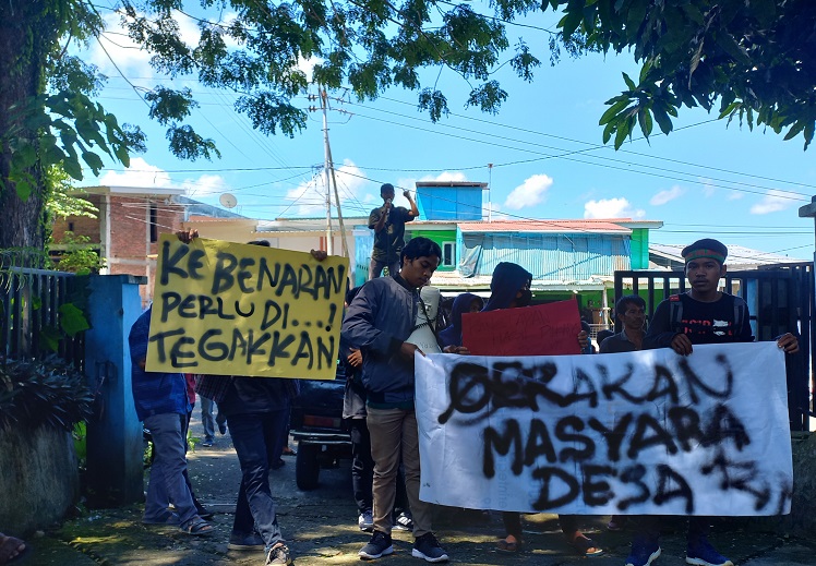 Massa-aksi-Gerakan-Pemerhati-Masyarakat-Desa.jpg