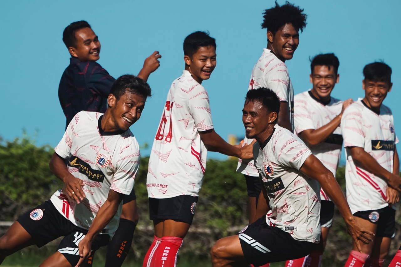 Osvaldo-Haay-saat-latihan-bersama-rekan-rekan-setimnya.jpg