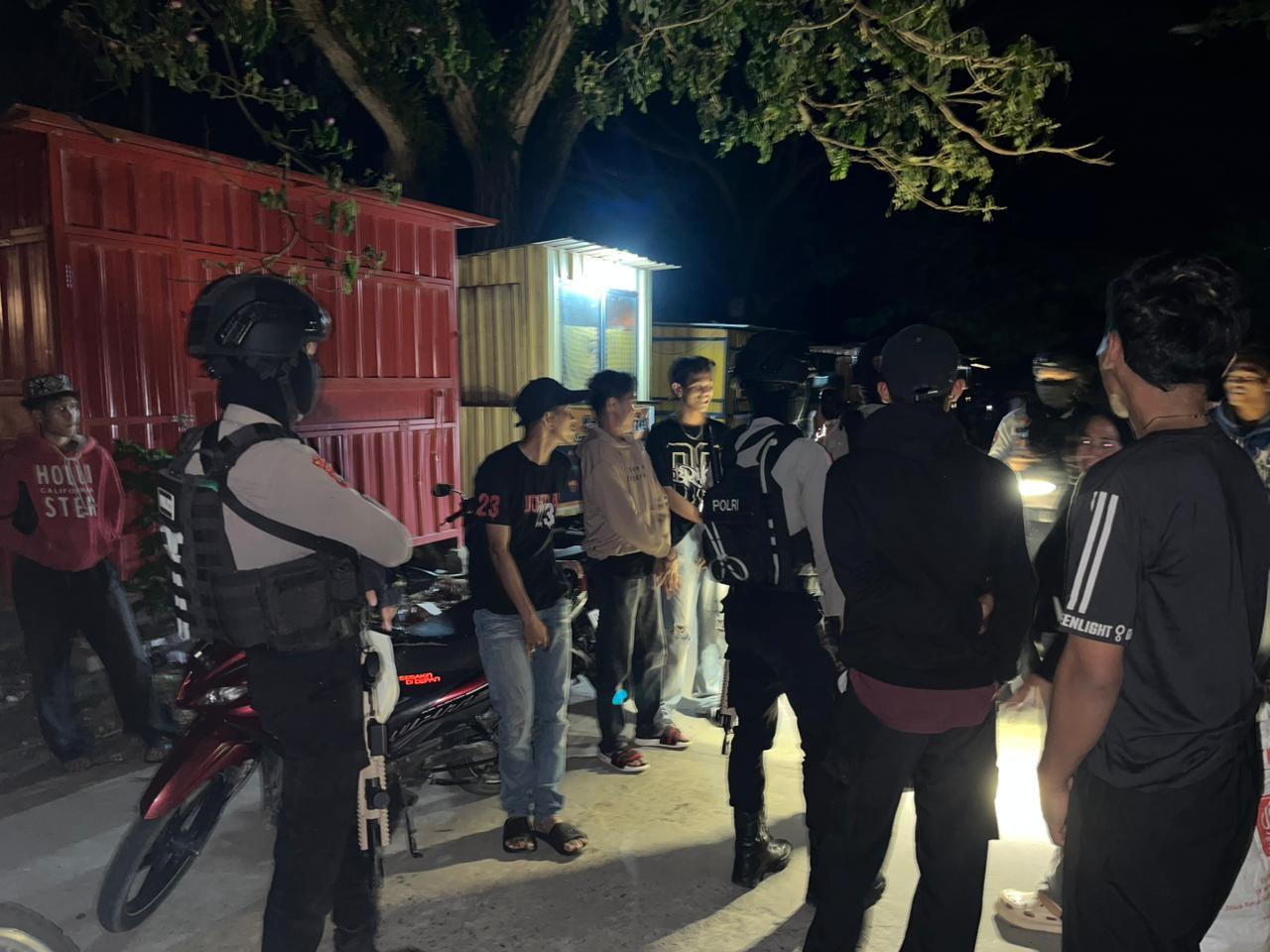 Patroli-gabungan-polres-Polman-dan-Polsek-Wonomulyo.jpg