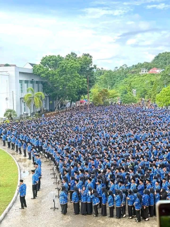 Penyerahan-SK-PPPK-Paruh-Waktu-Pemprov-Sulbar.jpg