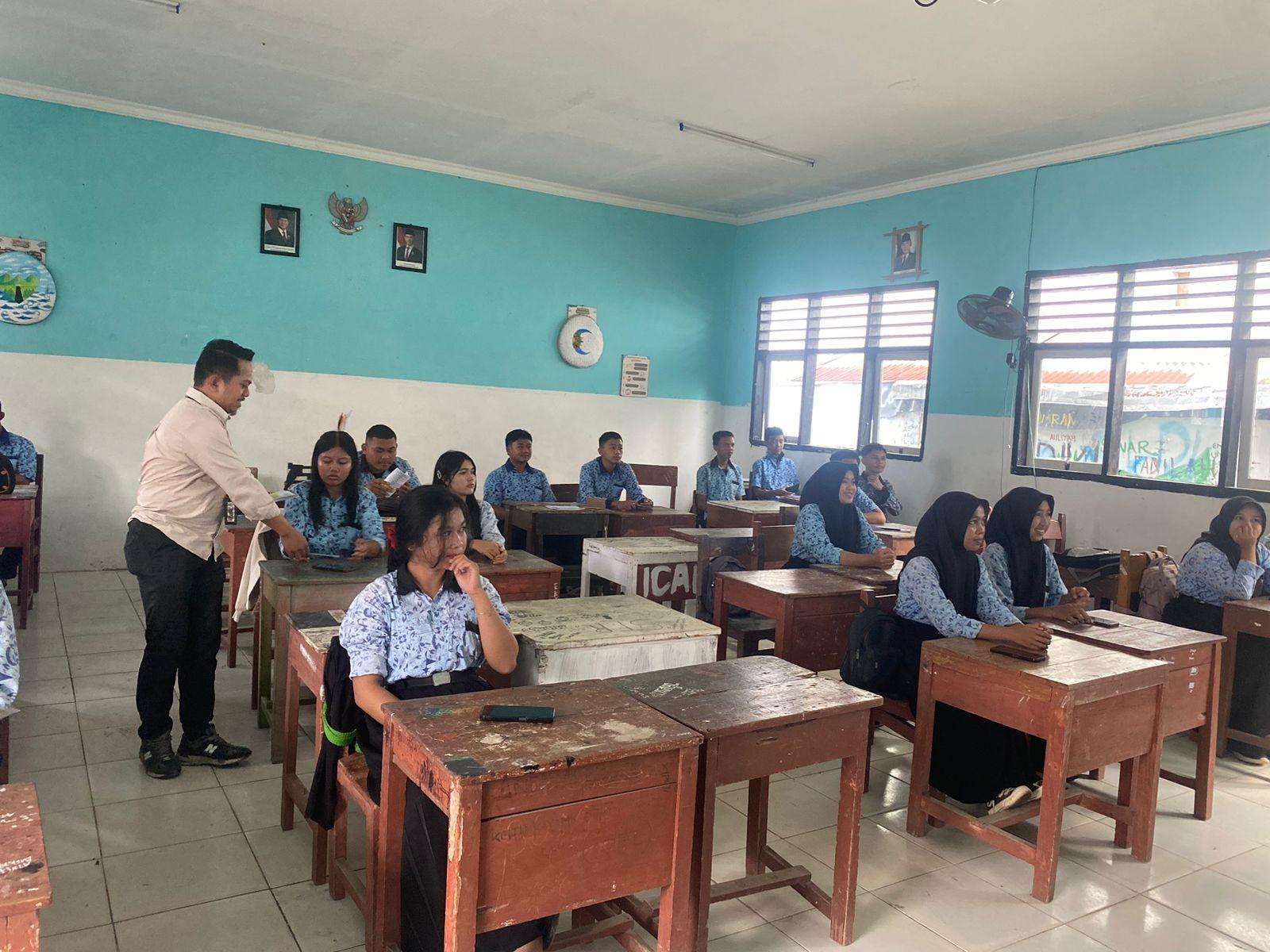 Perkenalan-UT-Majene-di-sekolah-sekolah-se-sulawesi-barat.jpg