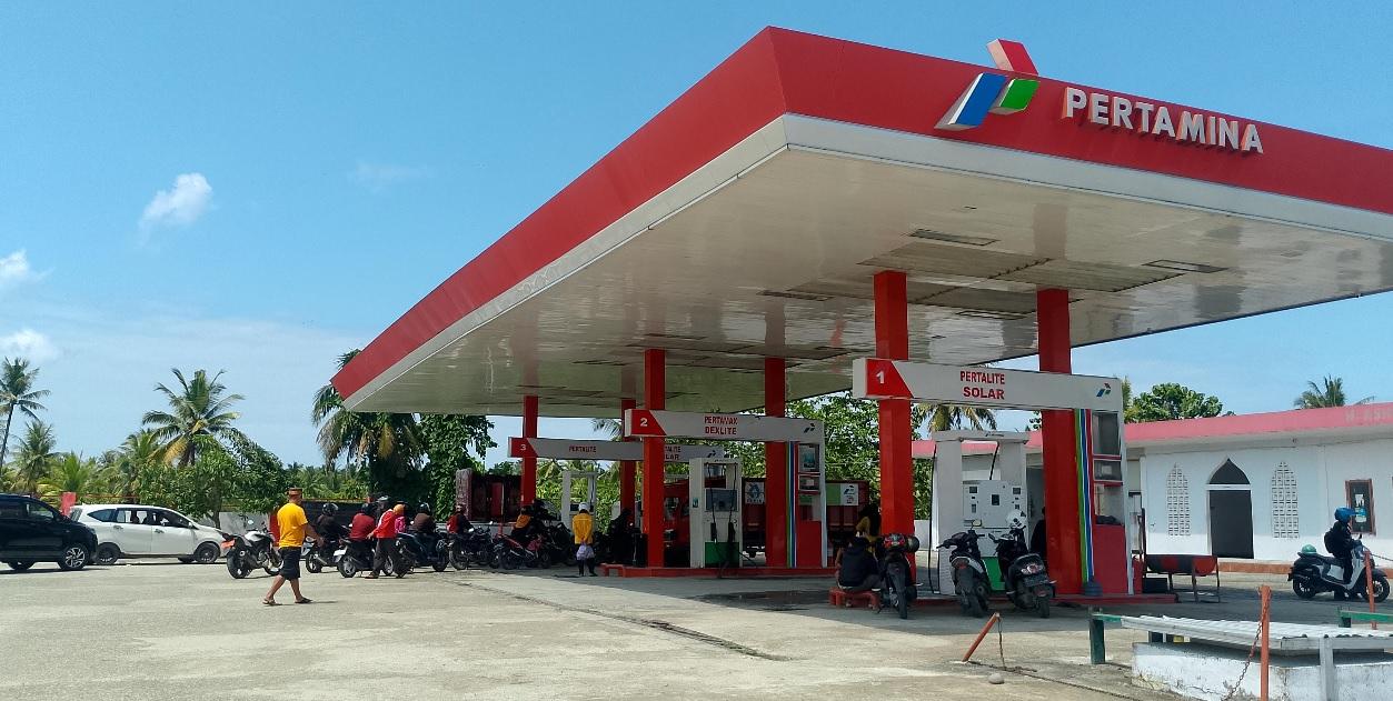 Warga Pasangkayu Keluhkan Pengisian BBM di SPBU dengan Sistem QR Code