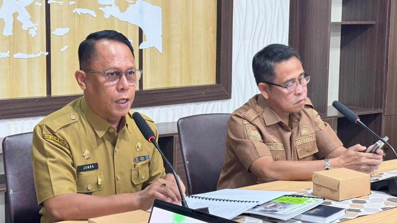 Pertemuan-Rutin-Kelompok-Kerja-Pokja-REDD-Sulawesi-Barat-yang-digelar-di-Ruang-Rapat-Bapperida.jpg