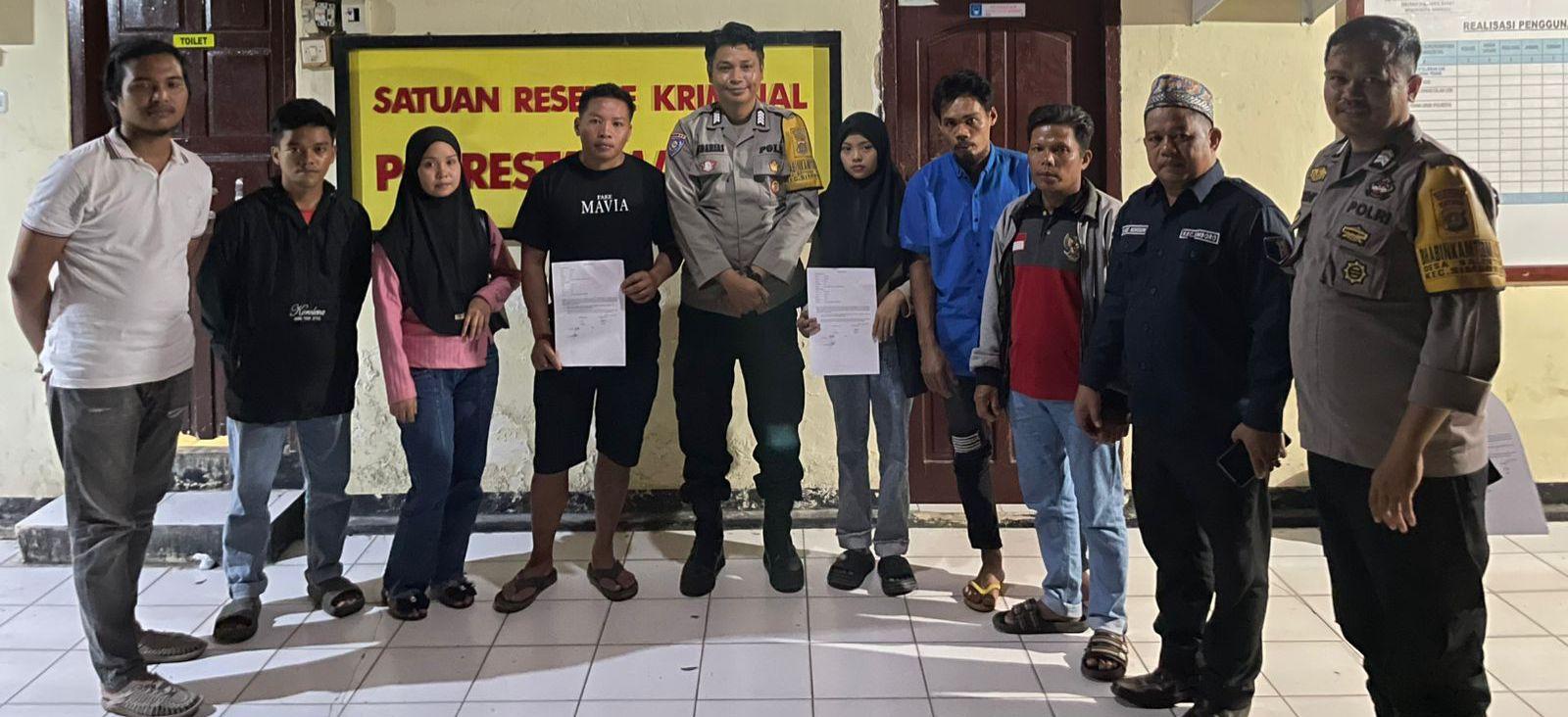 Pertemuan-antara-keluarga-korban-dan-keluarga-pelaku-dalam-kasus-pembunuhan-di-Desa-Salletto.jpg