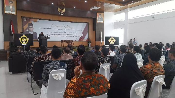 Pj-Gubernur-Akmal-Malik-saat-sambutan-di-acara-BPK-Sulbar.jpg