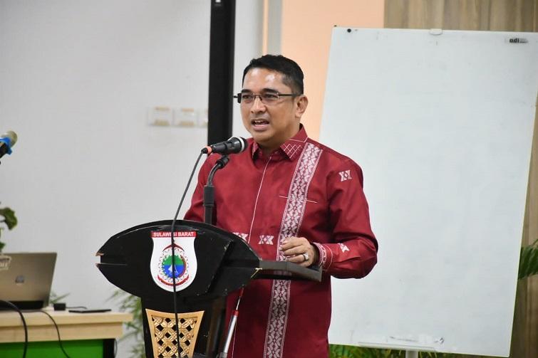 Pj-Sekprov-Sulbar-Amujib-saat-memberikan-sambutan-di.jpg