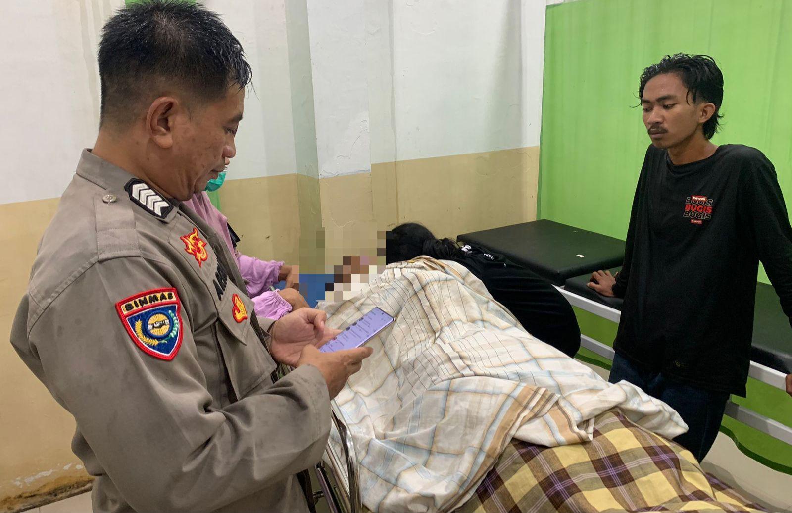 Polisi-mendatangi-ruang-perwatan-di-Puskesmas-Tampa-Padang.jpg