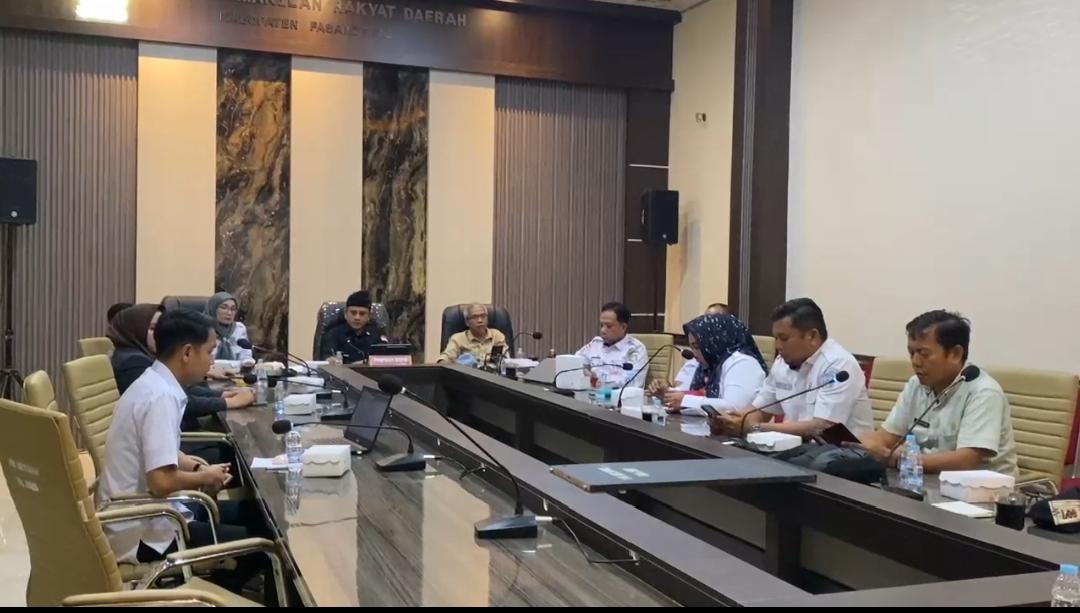 Rapat-koordinasi-DPRD-Pasangkayu-bersama-Dinsos-BPBD-serta-Pemerintah-Desa-Pangiang.jpg
