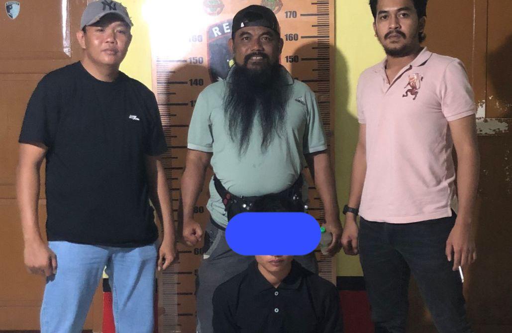Resmob-Polresta-Mamuju-berhasil-menangkap-seorang-pemuda-terduga-pencuri-hp.jpg