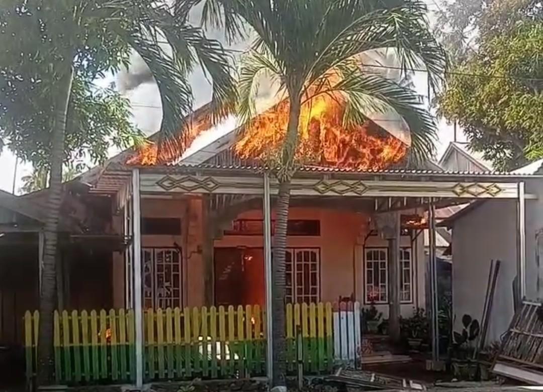 Diduga Rice Cooker Korslet Penyebab Rumah di Tanisi Majene Terbakar Kerugian Ditaksir Rp200 Juta