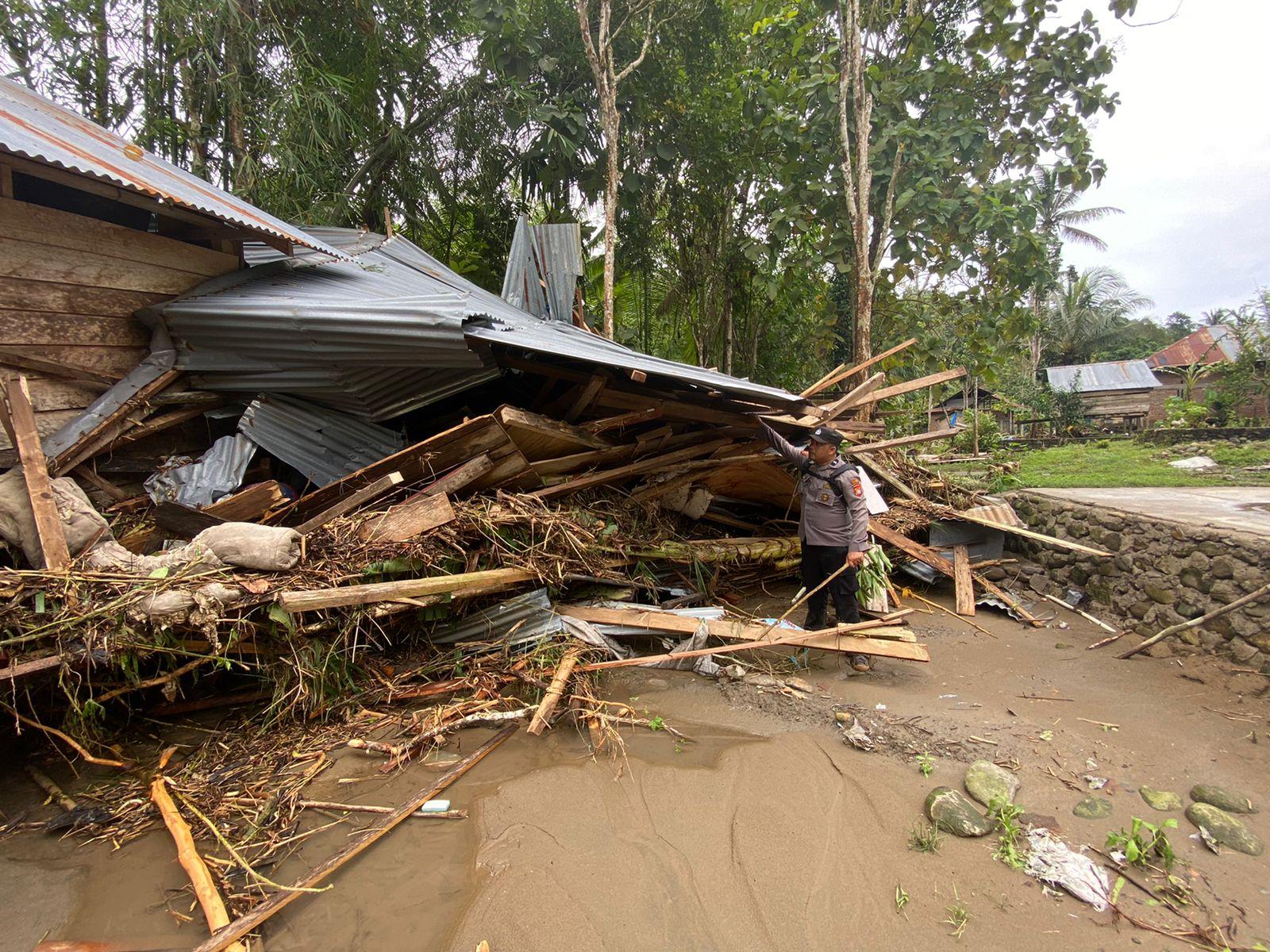Sebanyak 409 Warga Dusun Tatibajo dan Sambalagia di Majene Masih Bertahan di Pengungsian
