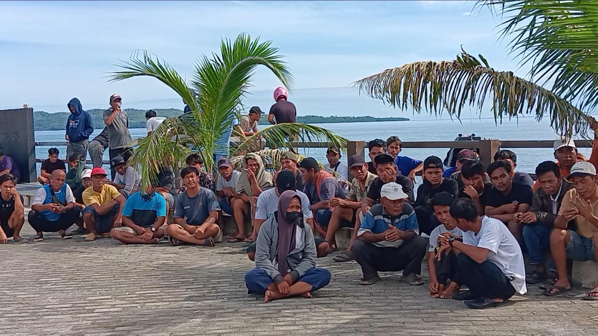 Nelayan Mamuju Seruduk Markas Polairud Polda Sulbar, Protes Dugaan Pungli & Penyitaan Dokumen Kapal