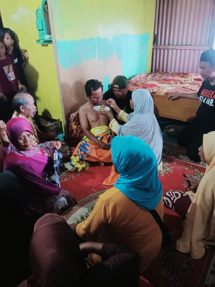 Seorang Nelayan Malunda Ditemukan Selamat Setelah Terombang-ambing di Laut