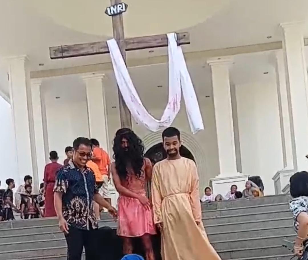 500 Umat Katolik di Mamuju Kenang Sengsara Kristus dalam Ibadah Jumat Agung