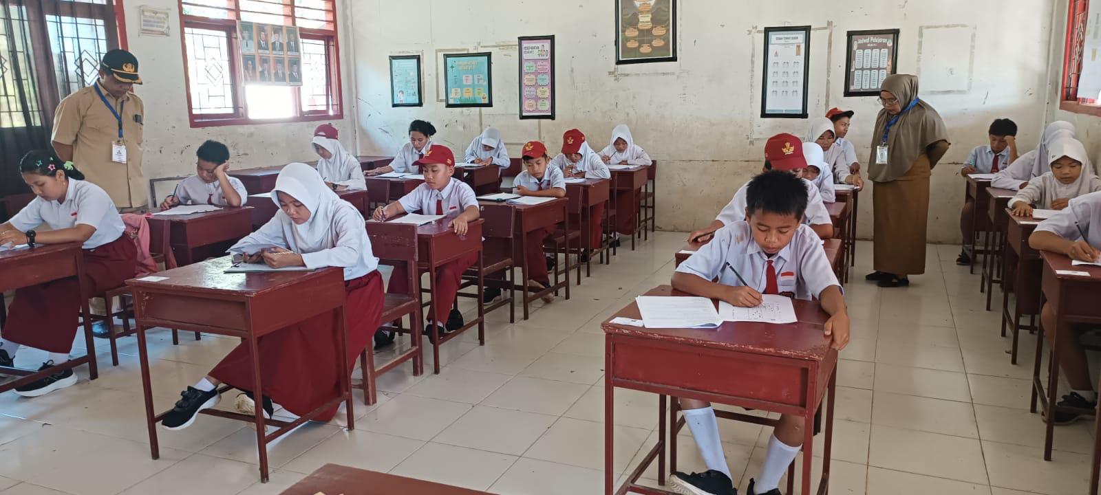 Sejumlah-siswa-mengikuti-ASAJ-di-SD-Inpres-Batuparigi.jpg