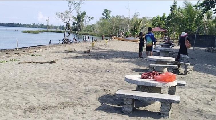 Wisata Pantai Batu Meana Mamuju Tengah, Tarifnya Rp 2 Ribu Dekat Kota
