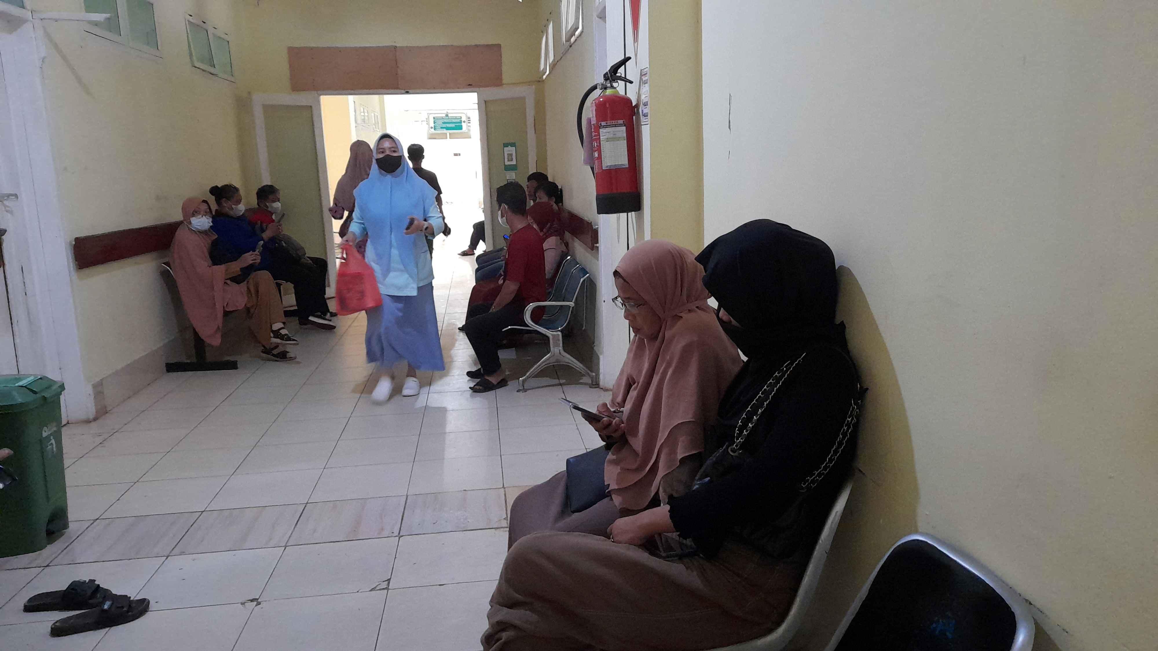 Suasana-pelayanan-di-RSUD-Mamuju-Jl-Kurungan-Bassi-Kelurahan-Rimuku.jpg