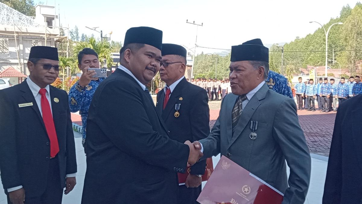 Hari Sumpah Pemuda 2024, Berikut Pejabat di Mamasa Terima Penghargaan Satyalancana Karya Satya