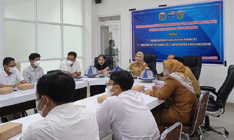 Suasana-rapat-penandatanganan-MOU-antara-COT-Unhas-Makassar.jpg