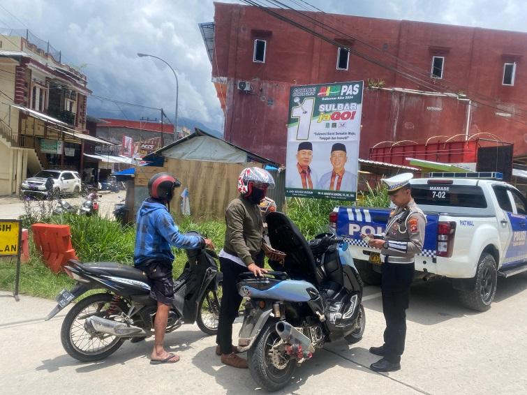 Polisi Tilang 7 Kendaraan di Hari Pertama Ops Zebra Marano 2024 Kabupaten Mamasa