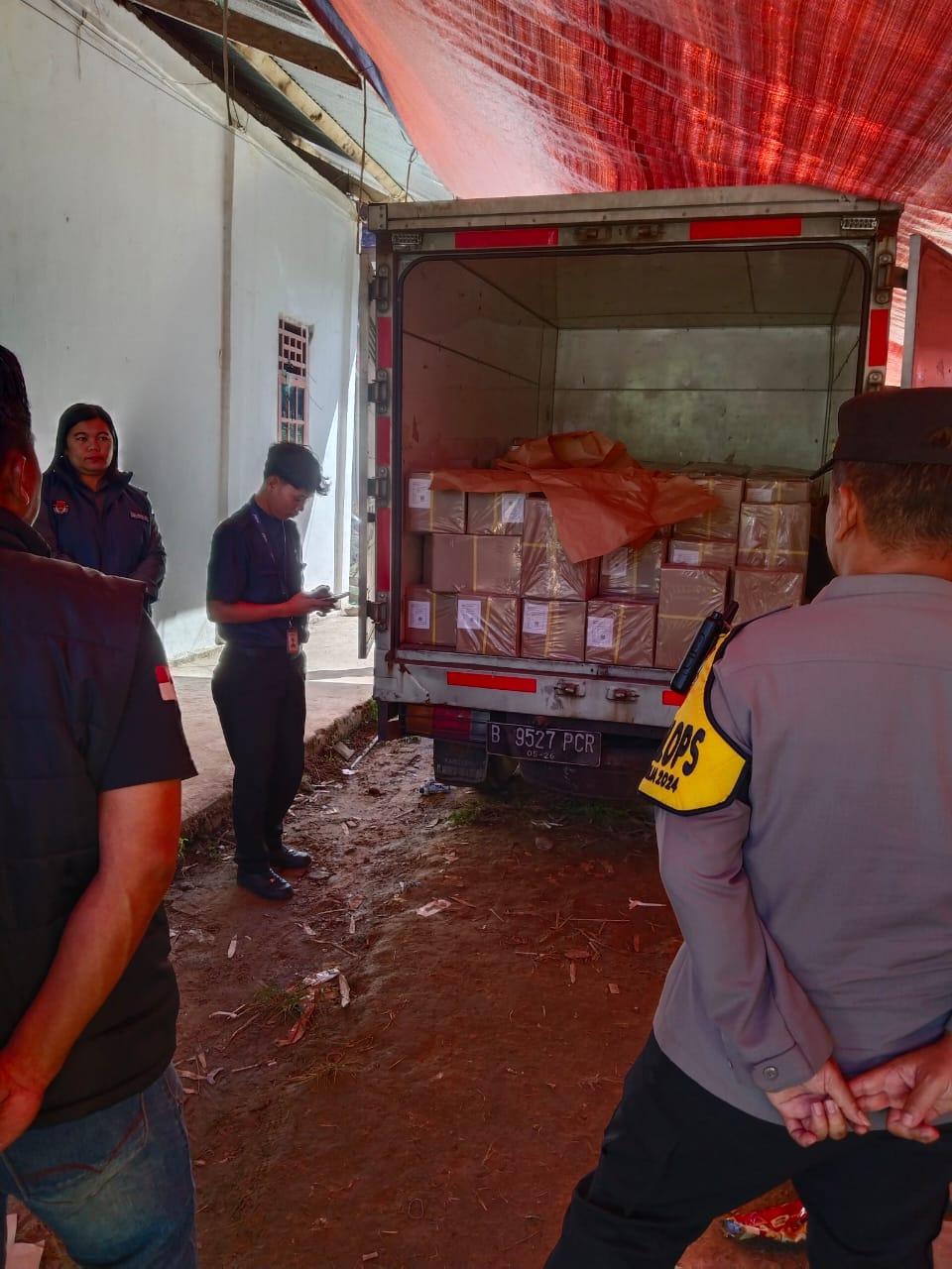 KPU Mamasa Terima Surat Suara Pilkada 2024, 124.386 Pilbup dan 122.386 Pilgub, Kapan Didistribusi?