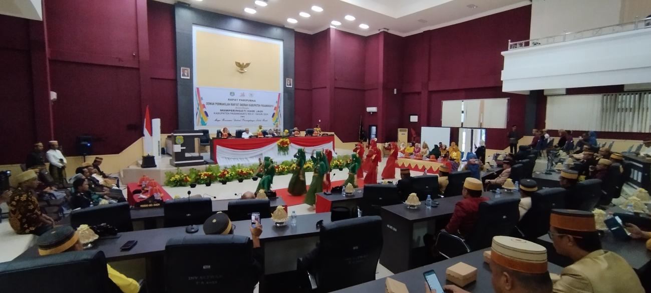 Tarian Makappu Awali Rapat Paripurna Perayaan Hari Jadi ke-21 Kabupaten Pasangkayu