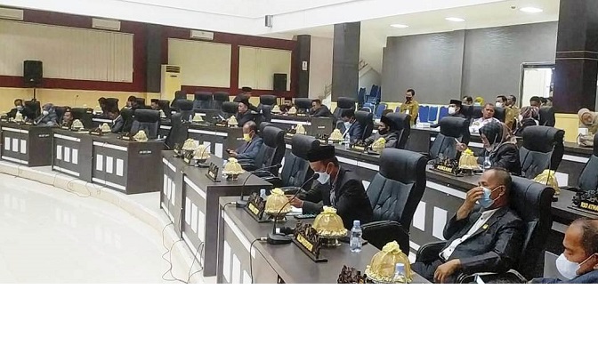 Terlihat-sejumlah-kursi-kosong-saat-Rapat-Paripurna-DPRD.jpg