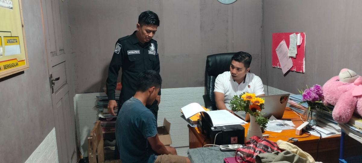 Tersangka-pidana-pemerkosaan-saat-menjalani-pemeriksaan-di-Unit-PPA-Satreskrim-Polres-Polman.jpg
