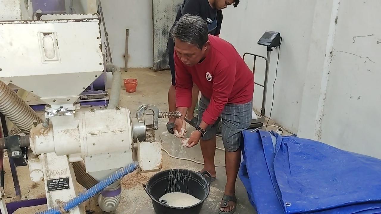 Bumdes Tobadak Raup Omzet Rp20 Juta, Rp6 Juta Masuk PADes, Berdayakan Petani Padi