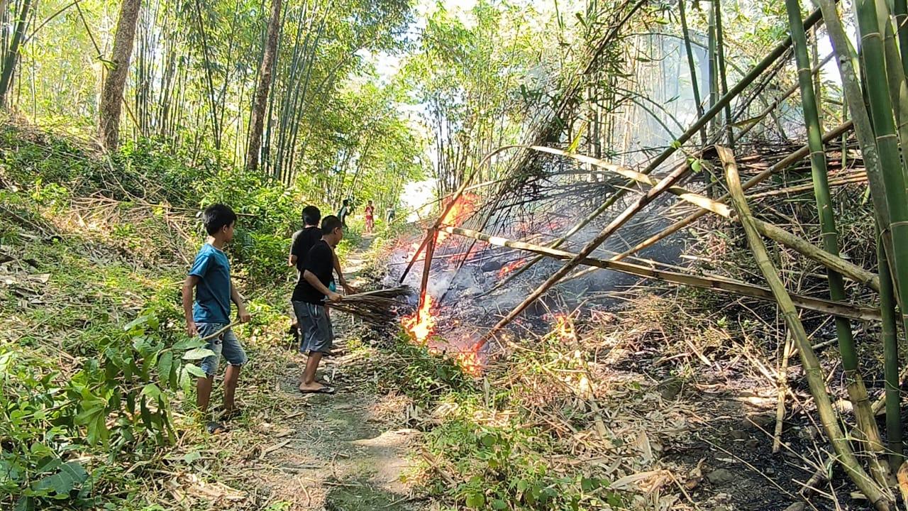 3 Hektar Lahan di Pulau Battoa Polman Terbakar, Api Dekat Pemukiman, Warga Panik