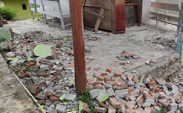 salah-satu-bangunan-di-Mamuju-rusak-diamuk-gempa-Sulbar-15-januari-2021-lalu.jpg