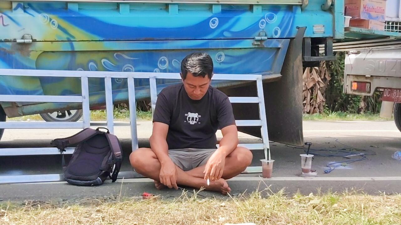 sopir-truk-lakalantas-trauma-usai-kejadian.jpg
