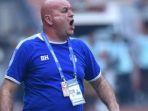 Bojan-Hodak-saat-memberikan-instruksi-dari.jpg
