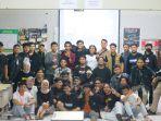 Foto-bersama-mahasiswa-Sulbar-di-Yogyakarta-usai-Mubes-IKAMA-Sulbar.jpg