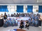 Foto-bersama-usai-sosialisasi-Duta-Anti-Narkoba-dan-Forum-GenRe-Majene-di-SMK-1-Majene.jpg