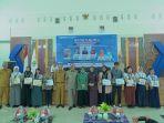 Gubernur-Sulbar-Suhardi-Duka-SDK-membuka-secara-langsung-kegiatan-bedah-buku.jpg