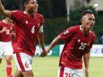 Irfan-jaya-kanan-bersama-Evan-Dimas-Darmono-kiri-saat-selebrasi-gol.jpg