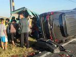 KOndisi-angkot-dan-Xenia-pasca-tabrakan-di-Polewali.jpg