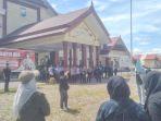 Kader-HMI-Mamuju-Tengah-melakukan-aksi-solidaritas-di-Mapolres-Mateng.jpg