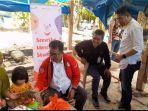 Kakak-asuh-Stunting-Sulbar-Akmal-Malik-menyalurkan-bantuan-di-Kecamatan-Sendana.jpg