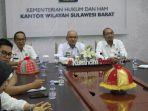 Kakanwil-dan-Kadivyankumham-Kemenkumham-Sulbar-ikuti-Sosialisasi-Bisnis-dan-HAM.jpg