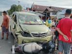 Kecelakaan-lalu-lintas-terjadi-di-Jalan-Poros-Tapalang-tepatnya-di-Lingkungan-Kasambang.jpg