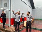 Kepala-Divisi-Administrasi-Kemenkumham-Sulbar-Rudi-Hartono-kunjungi-Rutan-Pasangkayu.jpg
