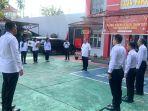 Kepala-Divisi-Pemasyarakatan-Kanwil-Kemenkumham-Sulbar-Robianto-memimpin-apel-pagi-di-Rutan-Mamuju.jpg