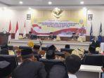 Ketua-DPRD-Mamuju-Tengah-Aras-Aras-Pimpin-pelantikan-PAW-Anggota-DPRD-Mamuju-Tengah.jpg