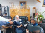 Ketua-DPRD-Sulbar-Suraidah-Suhardi-saat-ditemui-awak-media-di-ruang-kerjanya.jpg