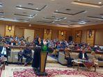 Ketua-DPRD-Sulbar-Suraidah-Suhardi-saat-menjalani-ujian-promosi-doktor.jpg