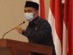 Ketua-Komisi-I-DPRD-Sulbar-Syamsul-Samad-saat-sambutan-di-rapat-paripurna.jpg